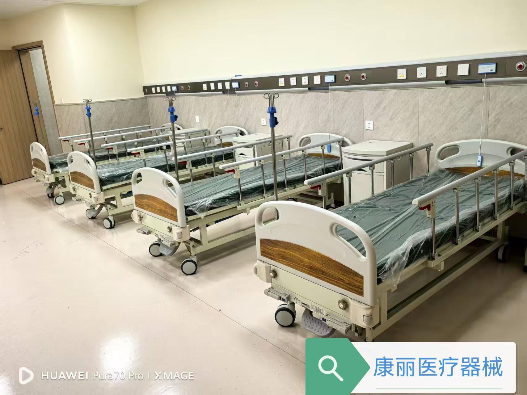 Physical application display picture of stainless steel 5-column guardrail with wood-grain pattern bed (2) Physical application display picture of stainless steel 5-column guardrail with wood-grain pattern bed (2)