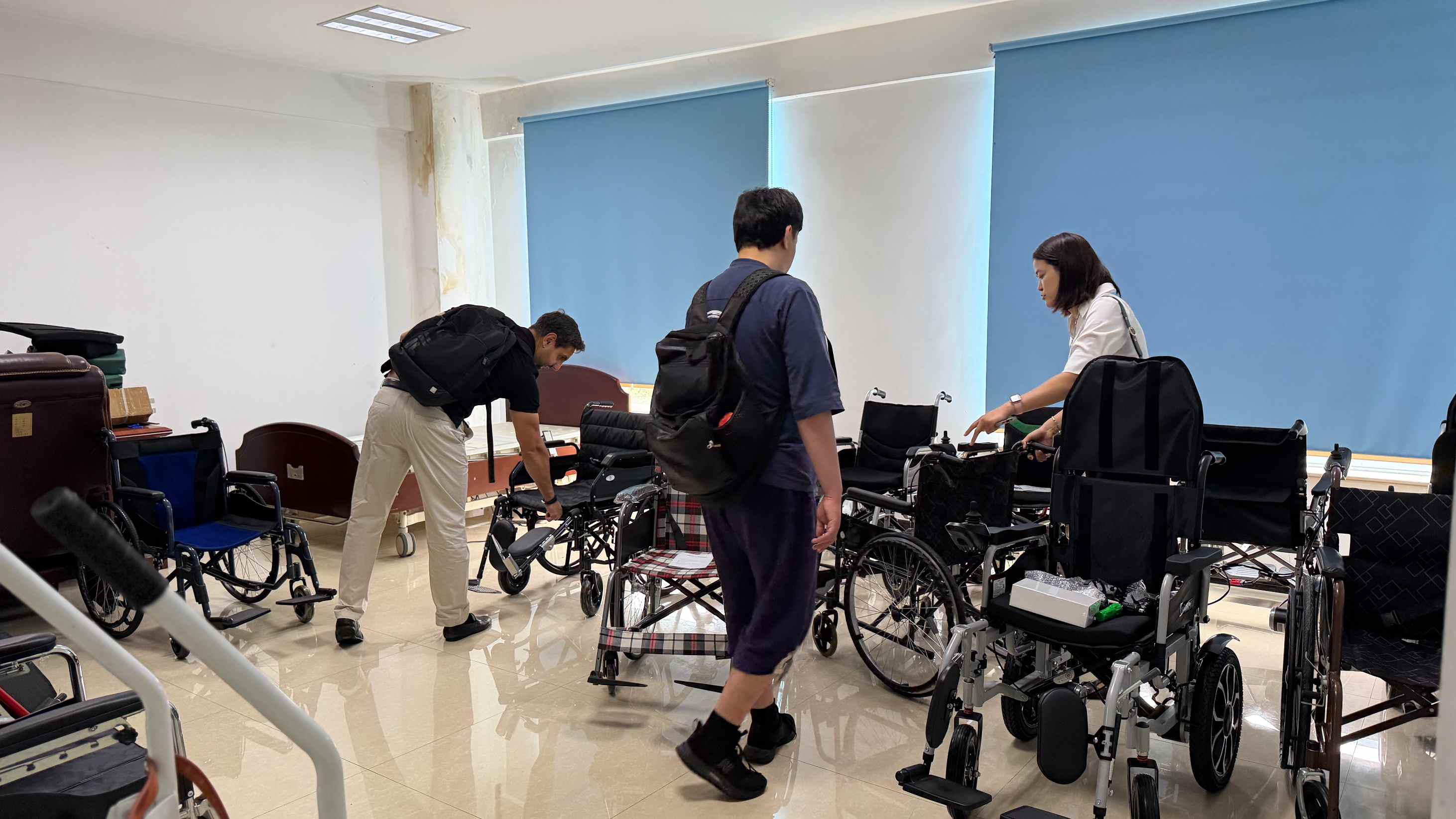 Show wheelchairs to Russian customers Show wheelchairs to Russian customers