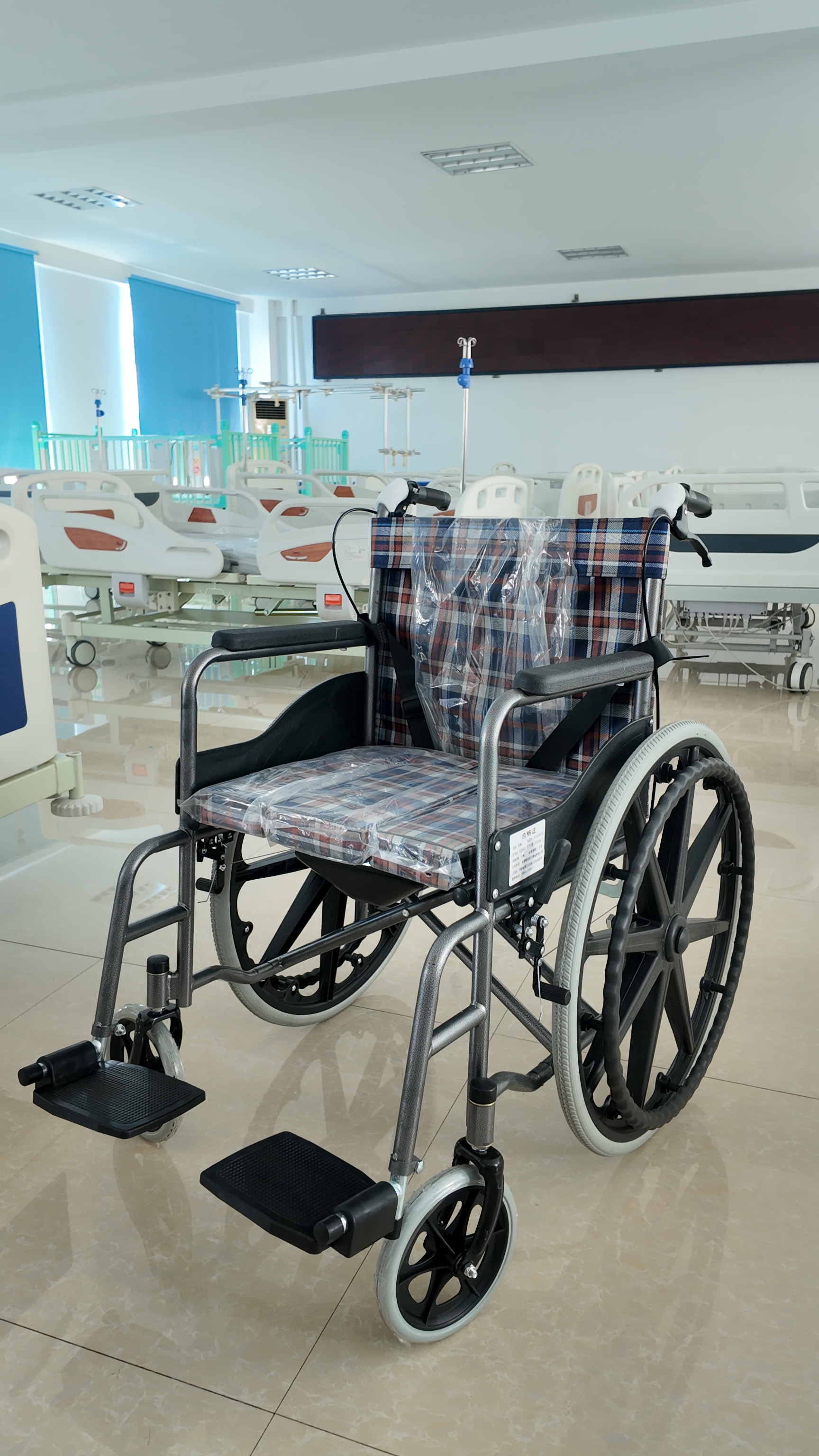 Wheelchair with a built-in urinal