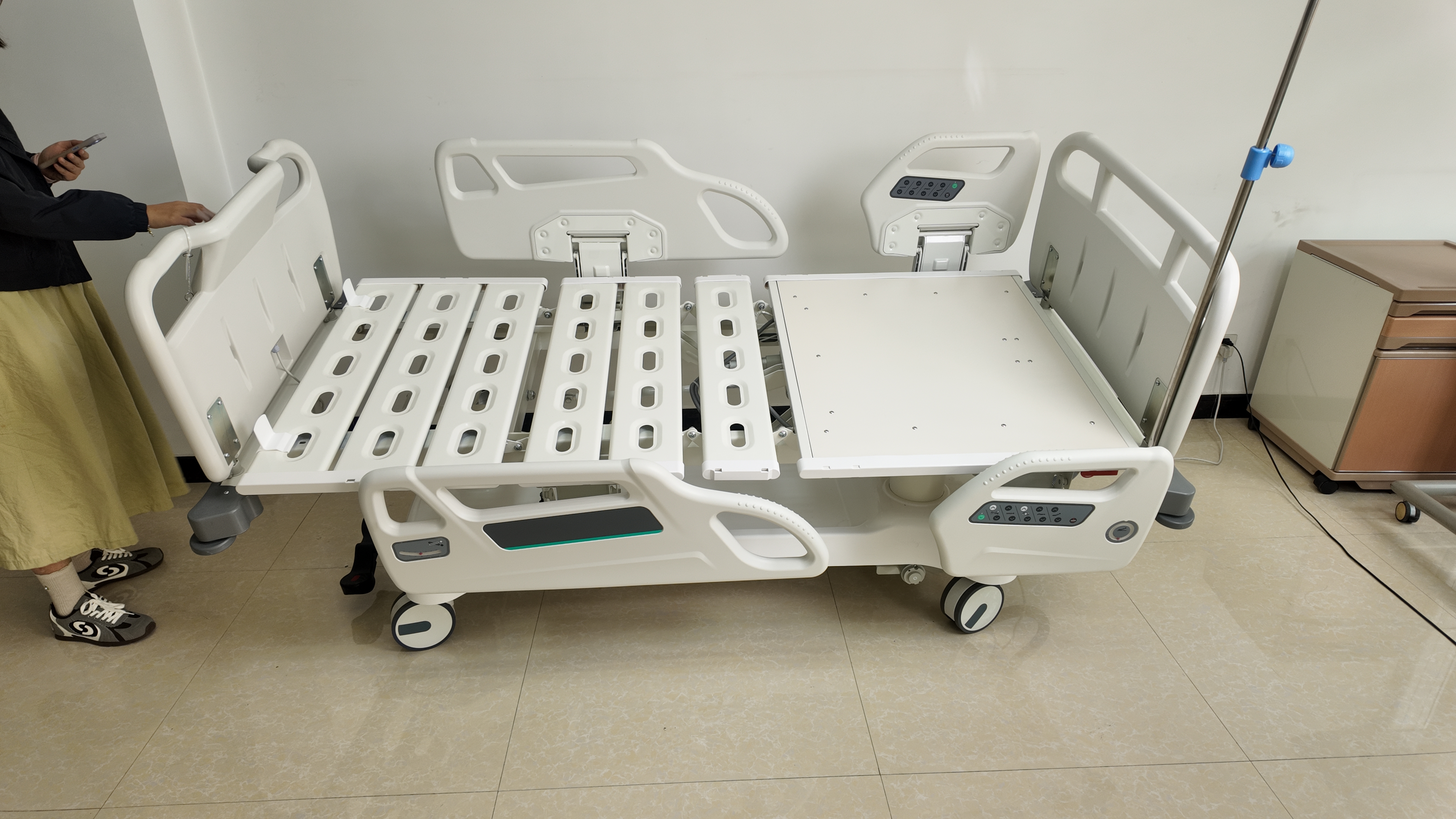 Seven-function bed board with weight display