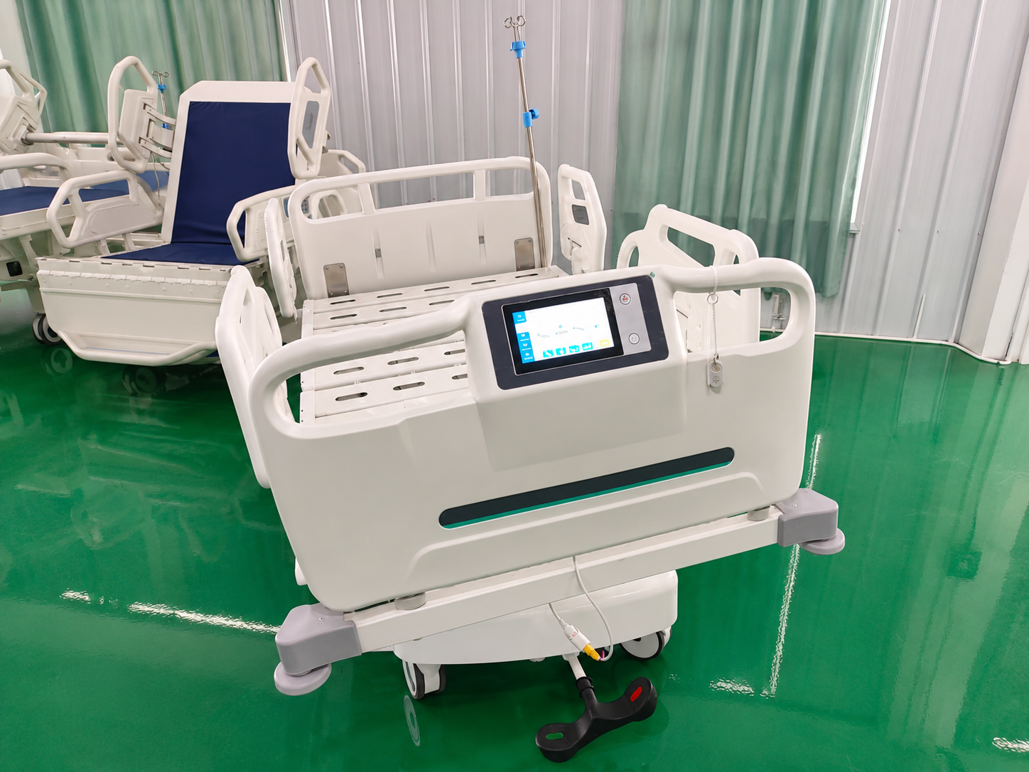 ICU load-bearing screen display