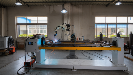Factory physical display of robot automatic welding workstation.png